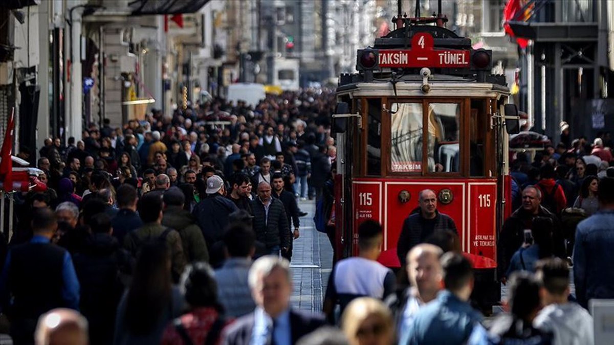 Şehir plancısı Buğra Gökce: İstanbul’un gündemi ekonomi! politikyol.com/sehir-plancisi…