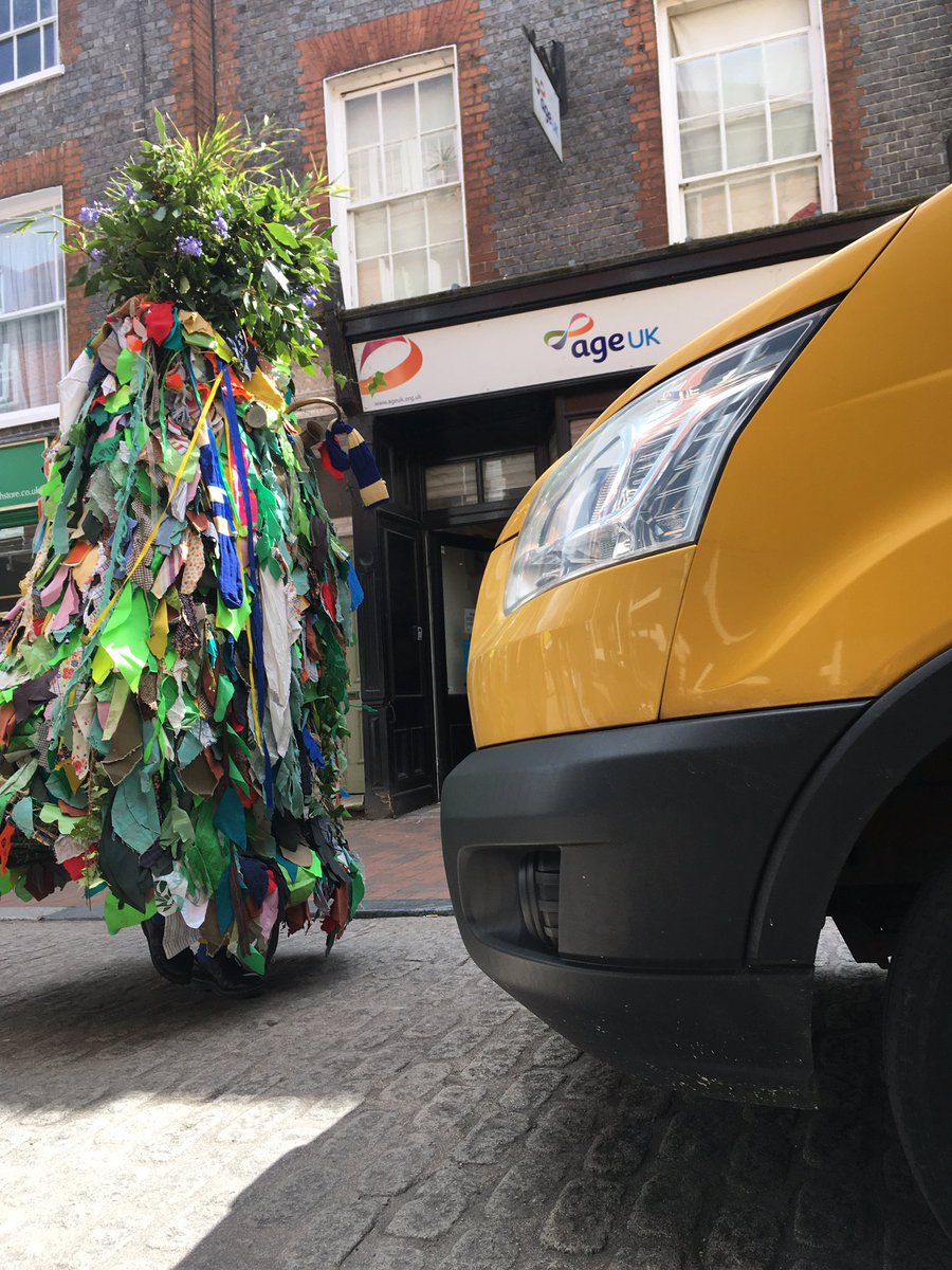 SmiffsW6's tweet image. Traffic management. All in a day’s work. #HammersmithJack #JackTheLad #Lewes