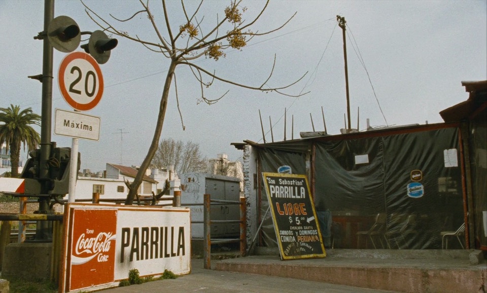 planosperfectos's tweet photo. Silvia Prieto (1999)

Dir: Martín Rejtman
DoP: Paula Grandio https://t.co/SvWboodBna