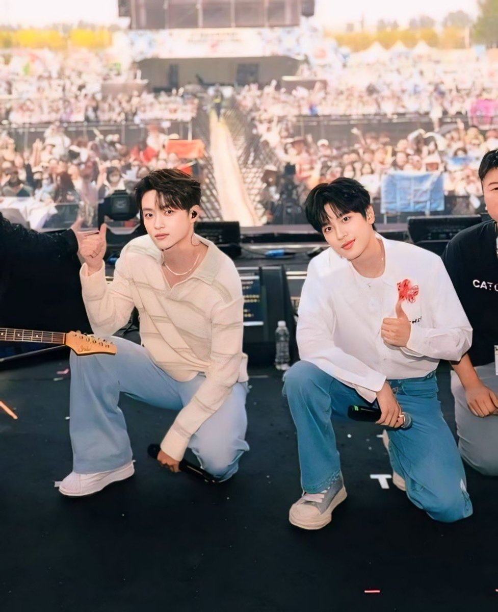 They’ve come so far together! ✨I get emotional when I think about how hard they practiced from when they formed MSN to being on stage together at their first music festival! 🥹😭💙🤍
#midsummernight #strawberrymusicfestival 
#binjiong