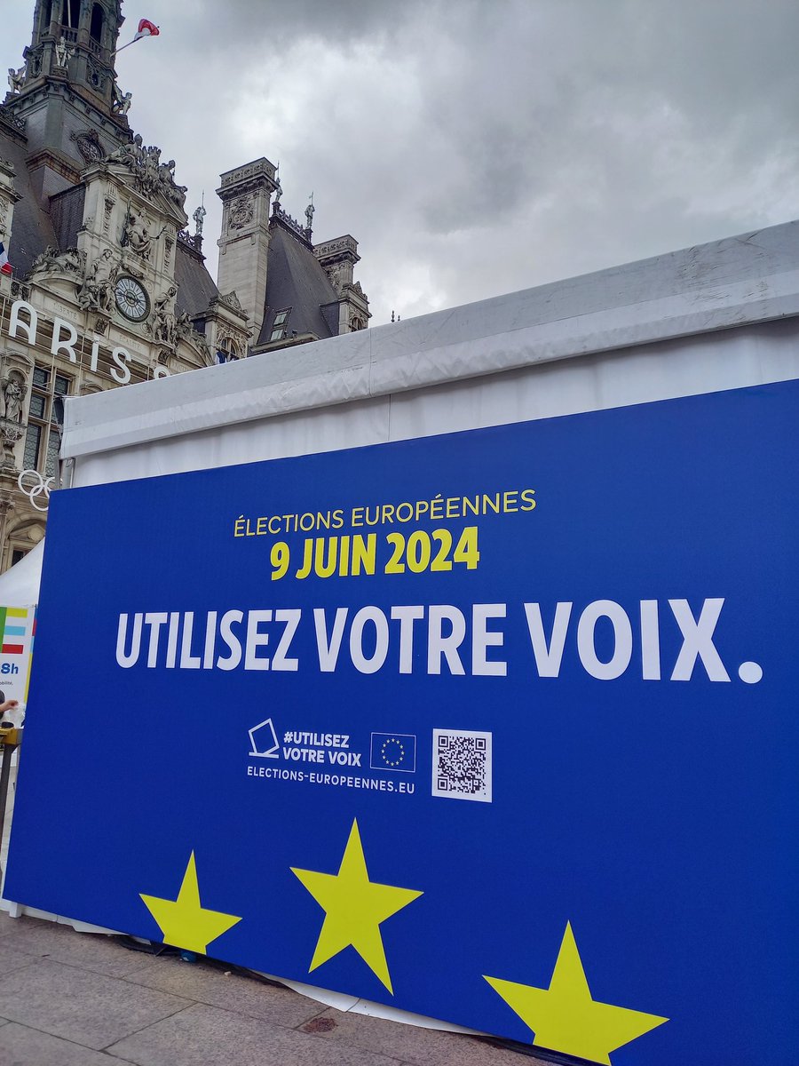 🇪🇺 [#Europe] À un mois des #Européennes2024, ravis d'être présents aujourd'hui à la Fête de l'#Europe sur le Parvis de l'Hôtel de Ville de @Paris 

#Utilisezvotrevoix