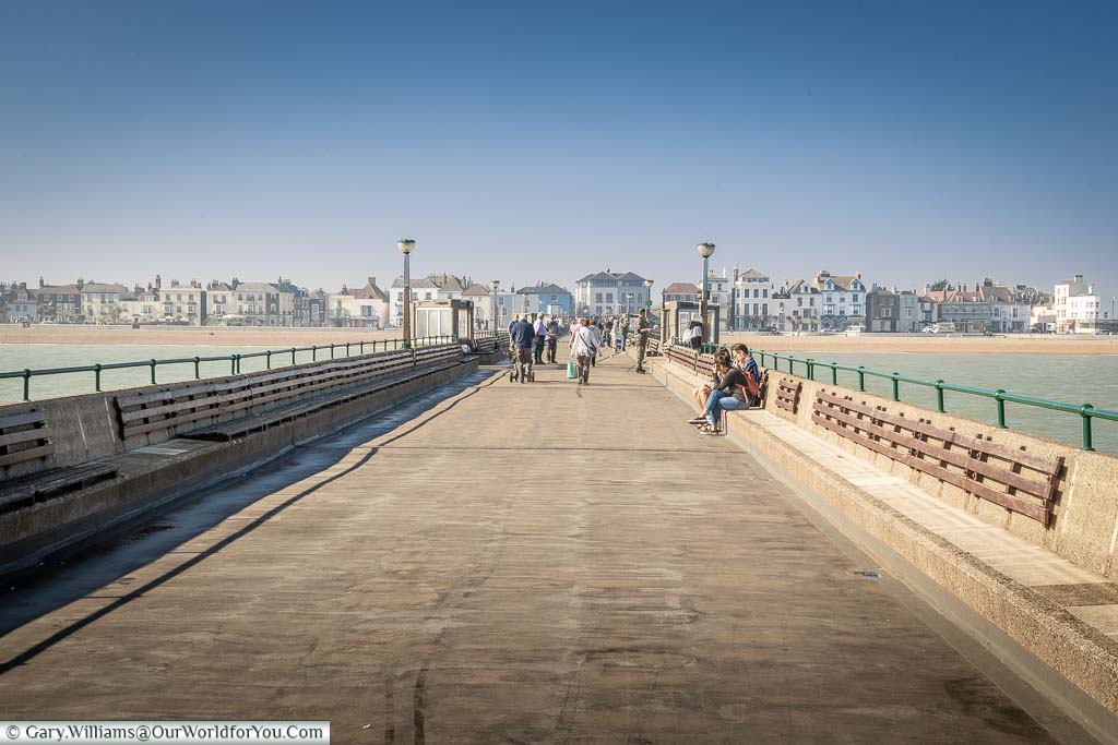 OurWorldforYou's tweet photo. Oh, I do like to be beside the seaside, especially when it's as pretty as #Deal. Okay, we may not have sandy beaches, but we have buckets of charm; why not come & enjoy a promenade & a tasty ice cream? @VisitKent #whitecliffscountry #VisitKent @VisitDover https://t.co/aCvLCZExim https://t.co/wZ7i79ae1Q