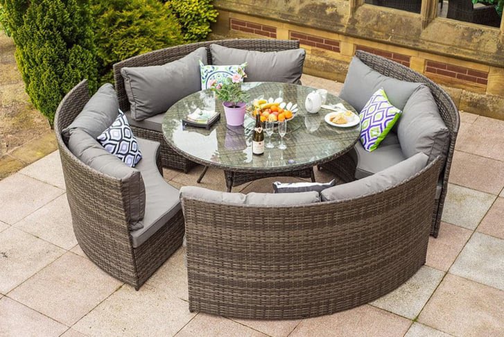 This stunning 8 seater d garden furniture set is MASSIVELY REDUCED 😍☀️🍺 Get it here ➡️ awin1.com/cread.php?awin…