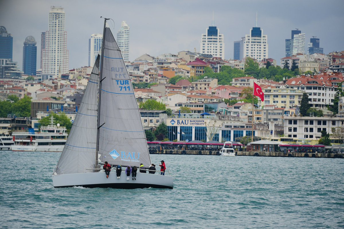 Ulusal ve global birçok farklı markanın yer aldığı, 42 yelkenlinin katılımıyla BAU Bosphorus Sailing Cup '24 bugün başladı. ⛵️Tüm katılımcılara teşekkür eder, başarılarını kutlarız. 💙
