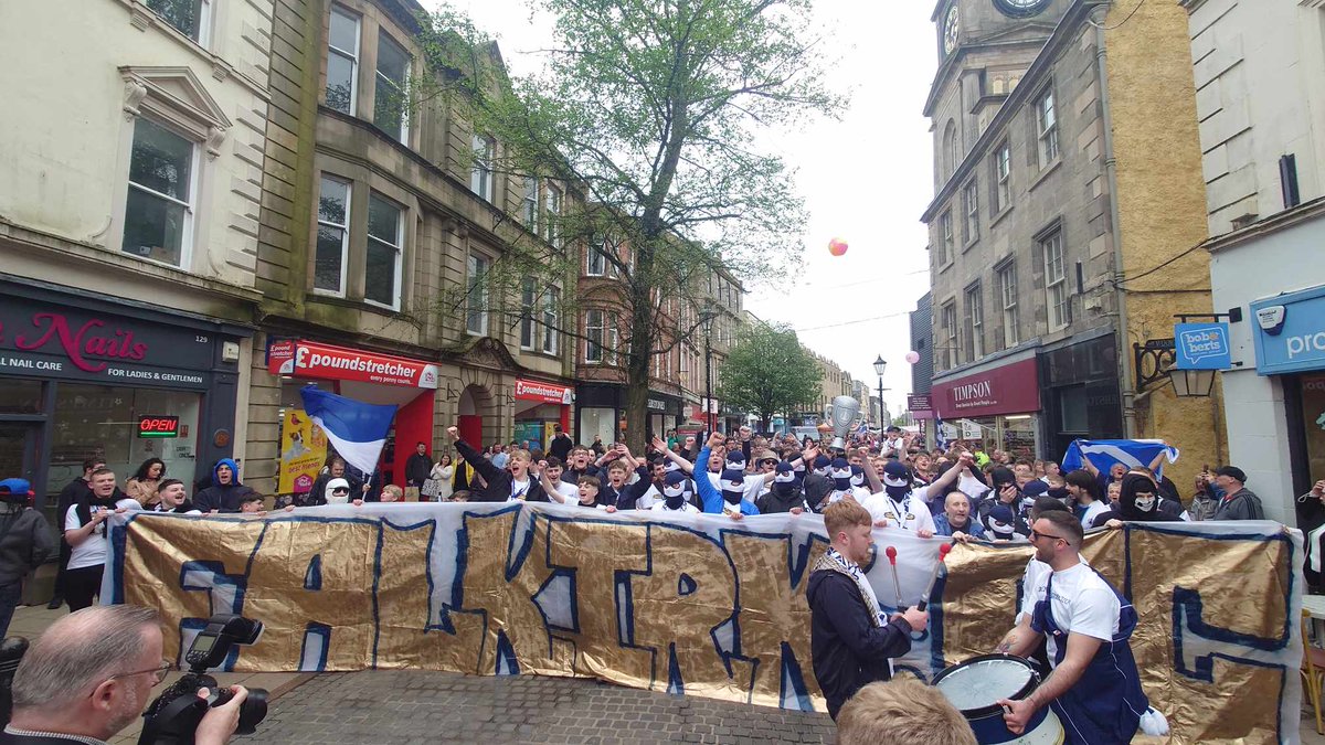 Falkirk fans earlier today 🎉