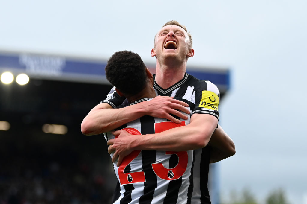 HT: Burnley 0-3 #NUFC Delighted for Sean Longstaff getting back amongst the goals after a difficult run. Newcastle second best until opening the scoring but haven't looked back since. Scoring for fun at the moment. #BURNEW