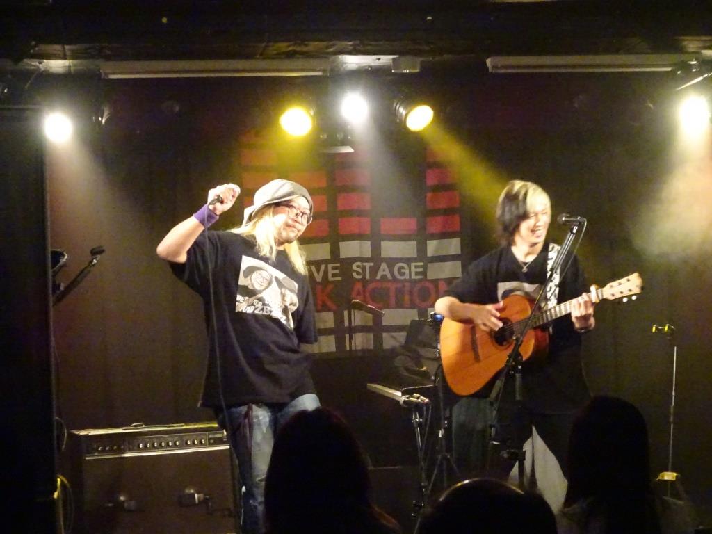 tsukasa_0720's tweet image. 本日こちら、でした。昨日のバンド編に引けを取らない弾き語り編、まさしく「どうにかなってしまいそう」(見た人はわかる)なライブだった。楽しいライブでした、ありがとうございました。写真撮影可だったので掲出いたします。 #金髪フェス #peakaction #ZBZBZ #チョモlaラテ #涙目FeReEt #KYOKO