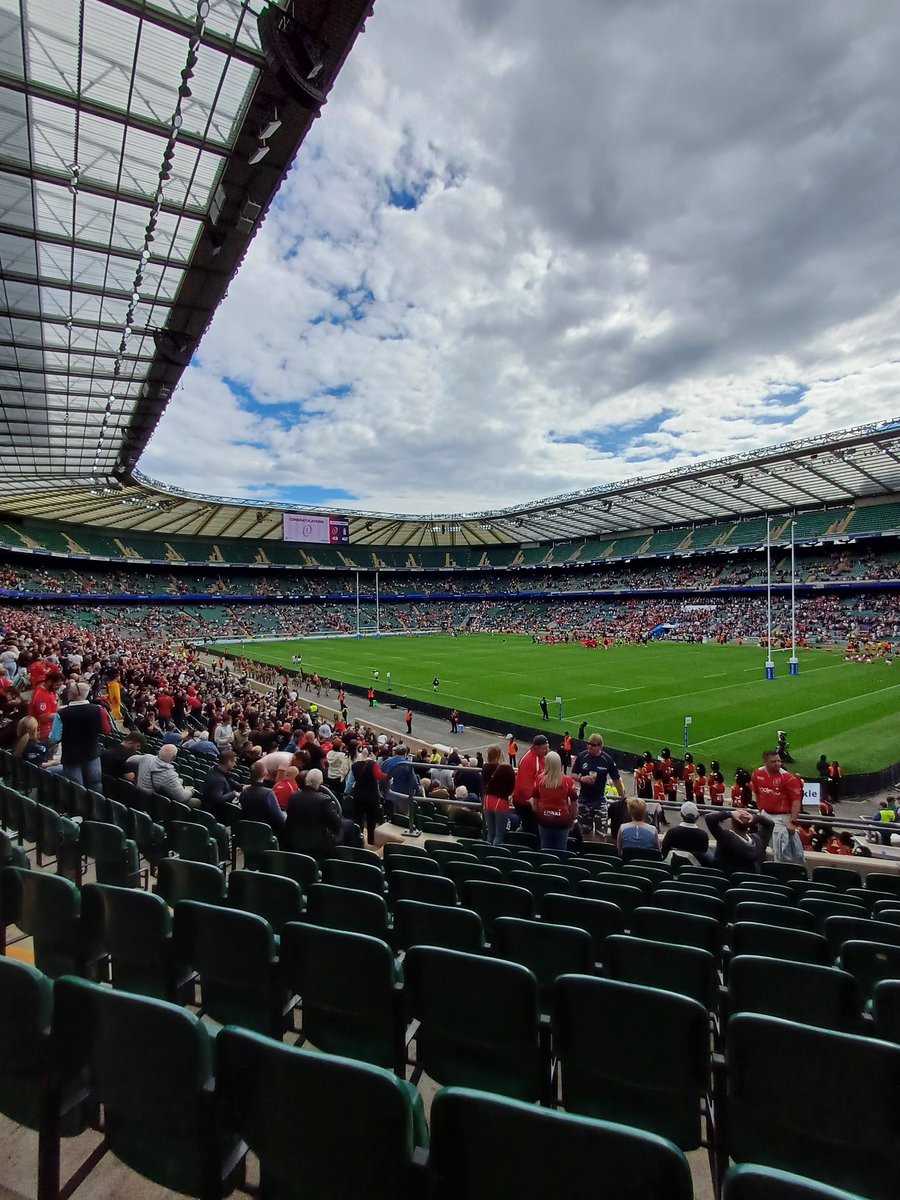 The best part of #ArmyvNavy so far.. Captain Jarrad Hayler recognising Jack Wright putting down twice in his debut 👏 Well done @RNRugby - an incredible effort ⚓️ @845NAS #AudioHostem