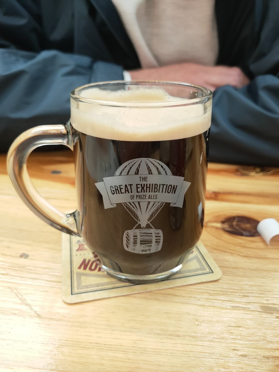 @daveratkins Meanwhile here at @kirkstallbrew Great Exhibition the beer is drinking very well - especially this Victorian Imperial Porter from @CravenBrew (which is remarkably reminiscent of Elland 1872....)