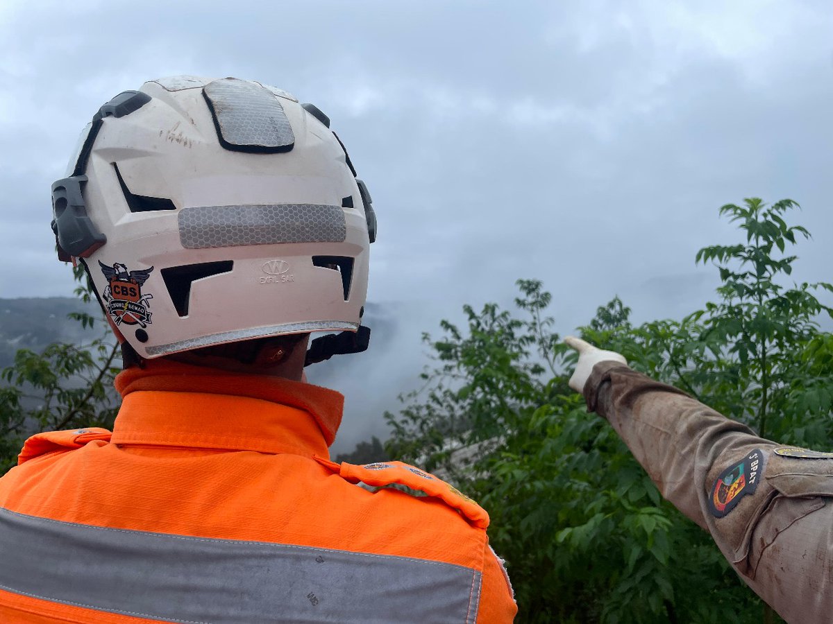 #minasgerais envia ao Rio Grande do Sul a maior equipe de bombeiros para atuação em missões fora do estado.
Utilizando uma base autônoma, 28 militares participam das ações de resgate na região, castigada pelos fortes temporais.
Mais detalhes: abrir.link/HwUyn
@AgenciaMinas