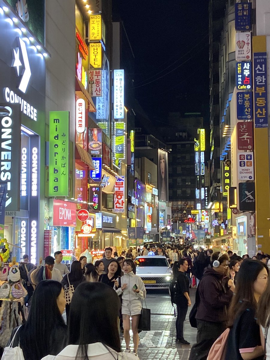 Myeongdong Night Market #Myeongdong #Seoul #SouthKorea #WorldSnap