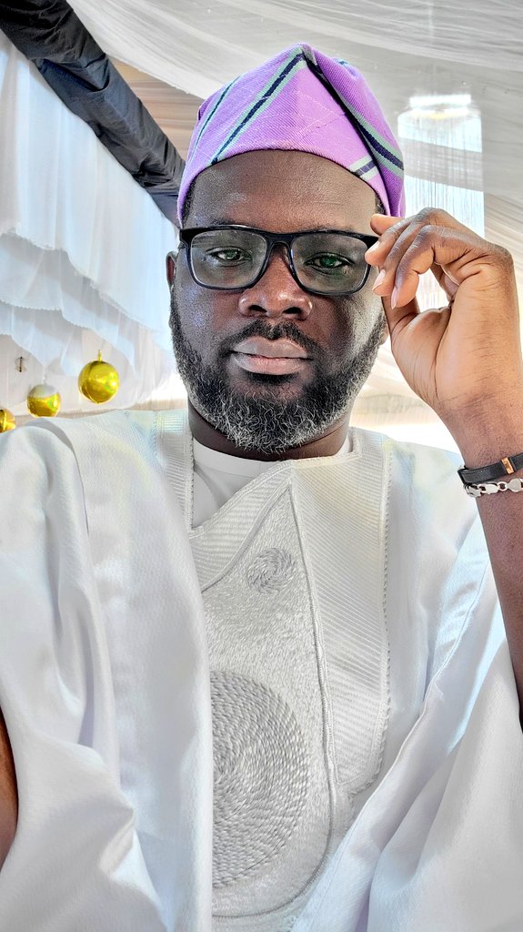 drteepie's tweet photo. Owambe days are happy days
#TEEWay https://t.co/OqPEChBnnG