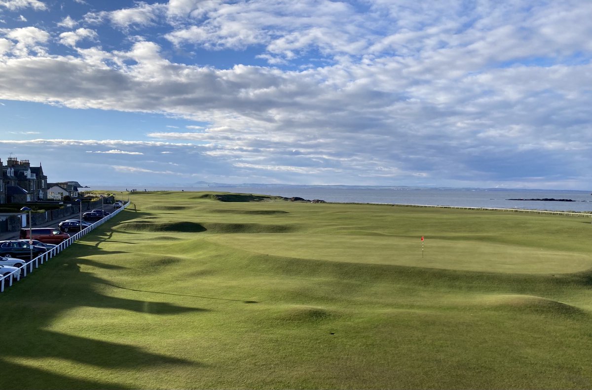 Golf_Crazed's tweet image. View from the bar at North Berwick West. Life doesn’t get much better than this!