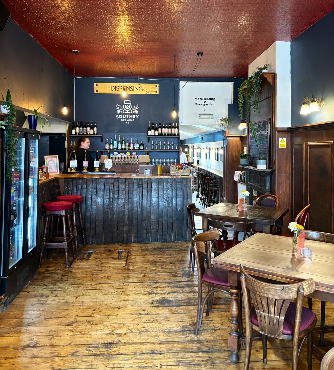 What an amazing Tap Room/Pub this place is. #croftonpark #southlondon #londonpub #londonbeerdispensay