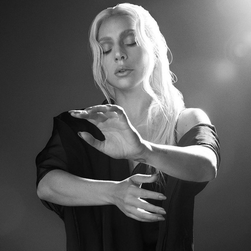 Lady Gaga finaliza seu 7° álbum de estúdio e o anúncio do lead single sairá em breve, informa insider.