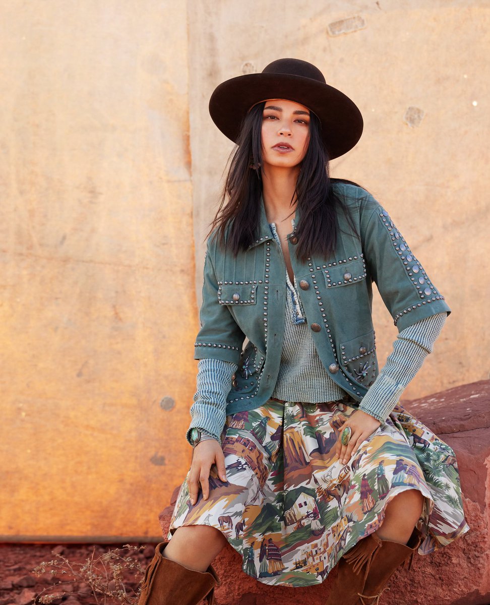 STYLE TIP: Balance a bold print with a statement solid. ✨️ . . . 📸: @mitchellfranz #doubledranch #doubledaddiction #ddranchwear #springfashion #MonumentValley #western #ootd #westernwear #beautiful #statement #velvet #luxe #luxury #matchingset #utility #reworkedclassics