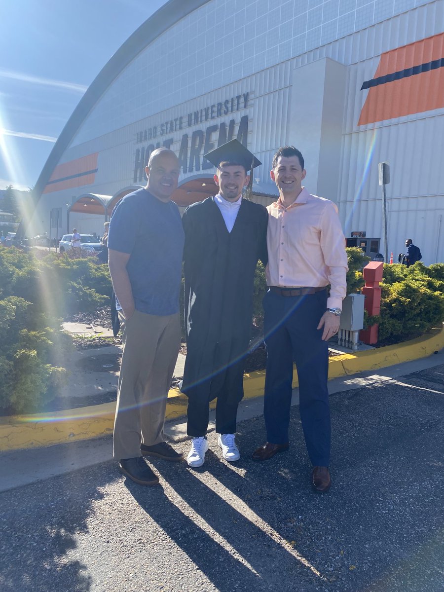 coachlooneyisu's tweet image. Congratulations to our GA ⁦@thetimmy12⁩! Earned his Master’s Degree is Athletic Administration! #WorkHorse