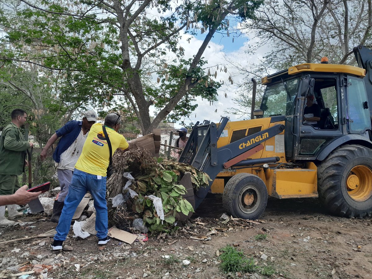 #Fidel:'El trabajo voluntario quedará fundamentalmente, no como un instrumento de producción, sino como un instrumento de educación, como un instrumento de capacitación'. #FidelVive #PonleCorazón #CubaViveYAvanza