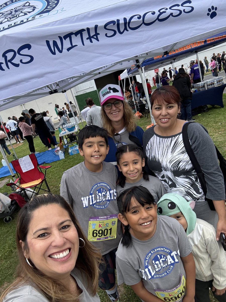 Checking in @fit_leaders at Kids Run the OC! Go Wildcats! 🐾💙🩶 #FitLeaders #BoycottAverage #LiveBetterLeadBetter @RyanBJackson1 @zjgalvan @GracianRefugio @PrincipalRoRod @DrRenaeBryant @ValChavez2018 @greg_poppy @CoachGoodman @drgrowtoknow @oneillgrace @DrSandraHernand