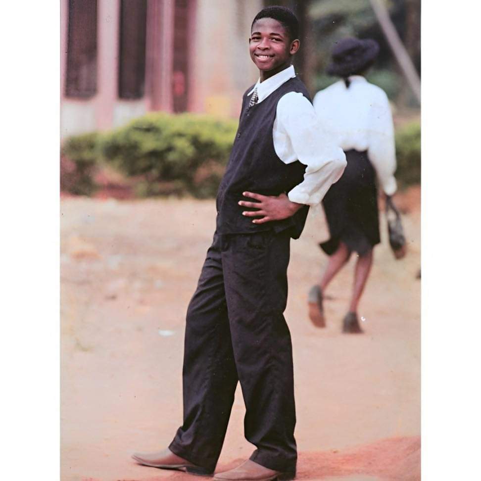 Can you guess the celebrity artiste in this picture?

Photo credit: zikokomag/Instagram