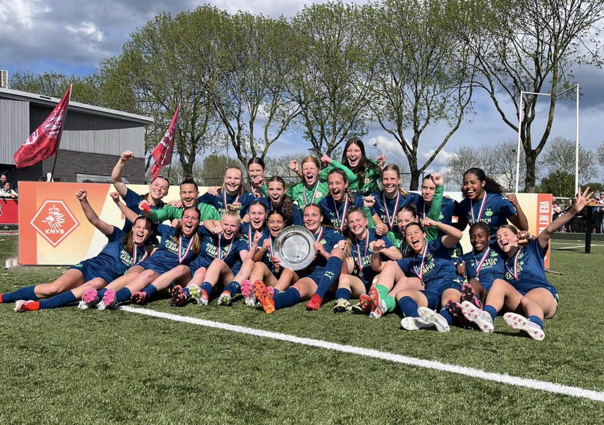 Jong PSV vrouwen is kampioen geworden in de Vrouwen Eerste Divisie. Gefeliciteerd! 🏆👏