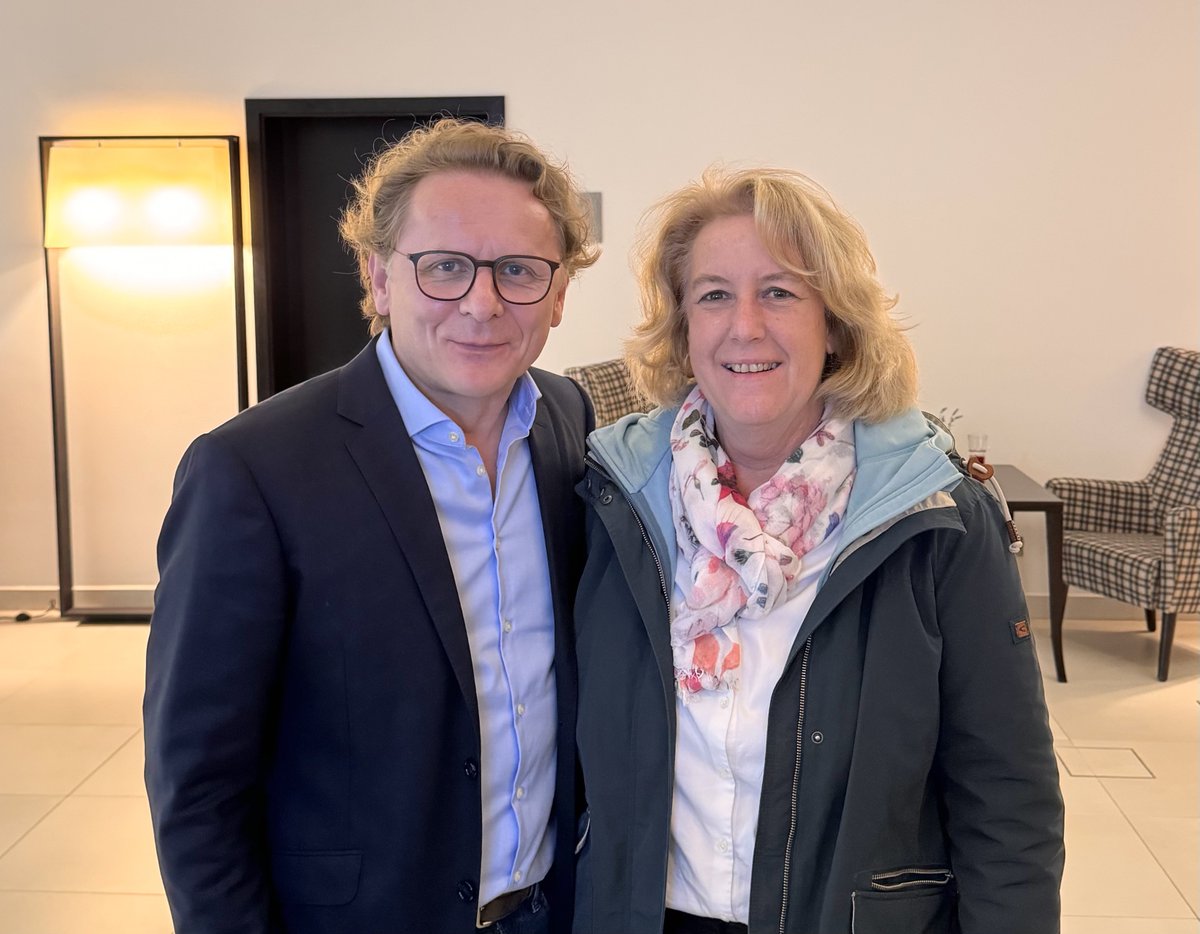 iDikic2's tweet photo. Exciting meeting on paediatric immunology organised by @DrBakhtiar_S and colleagues. Thx 🙌🫶

Great opportunity to discuss with Ulrike Köhl interactions between  @SaxoCell and @proxidrugs 😀 and our common retreat 🥰
#clusters4future #Zukunftscluster @BMBF_Bund @HMWK_Hessen https://t.co/BJ3EYSZ9ES