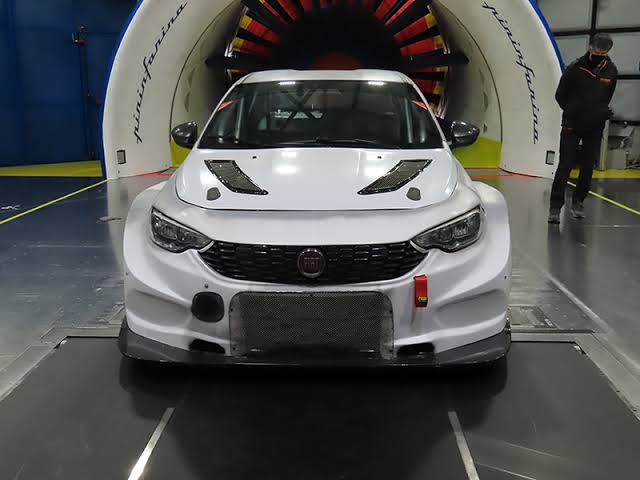 @KimiRai35 Bunun 1.7 Giulietta motorlu TCR yarış versiyonu bile var. Artık Abarth mı yapar bilmiyorum da spor modeli gelmeli, çok da iyi satar