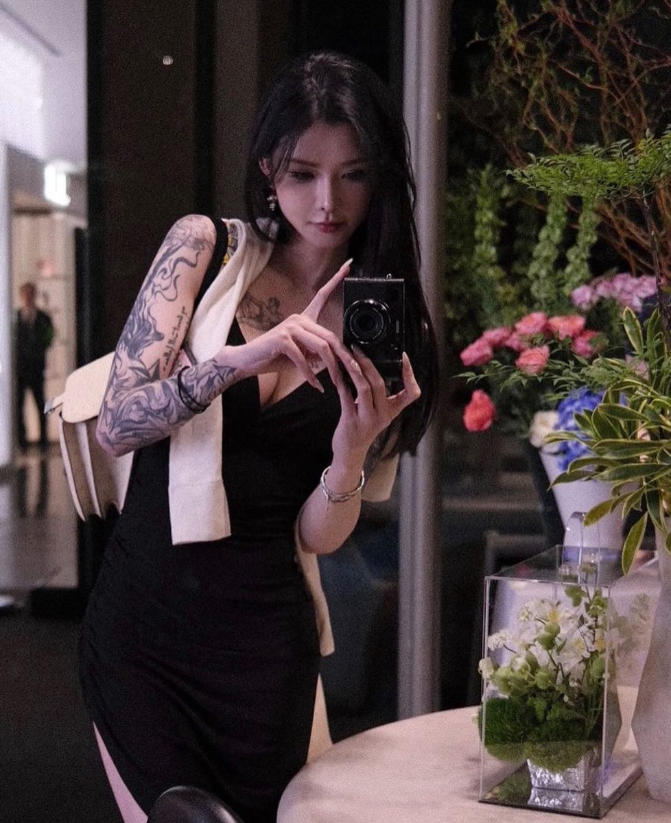 入夜我们谈恋爱🍺
开玩笑 谈恋爱不如喝酒
不要再叫我恋爱脑了 我现在是酒精脑 https://t.co/I88nQAbNiz