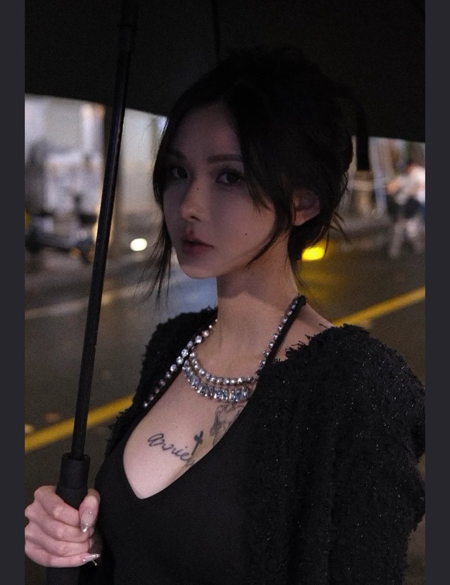 入夜我们谈恋爱🍺
开玩笑 谈恋爱不如喝酒
不要再叫我恋爱脑了 我现在是酒精脑 https://t.co/I88nQAbNiz