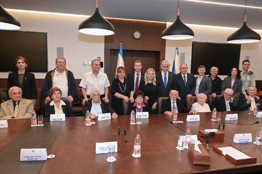 Премьер-министр Нетаниягу встретился с пережившими Холокост участниками государственной церемонии Йом ха-Шоа: gov.il/ru/pages/pm-ne…
