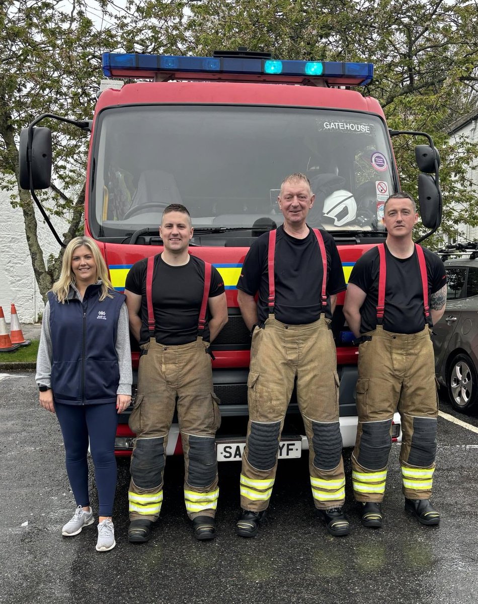 💦 Well that's the last of our D&G spring National Car Washes finished in aid of @firefighters999 & the GATEHOUSE community have come up trumps! Personnel raised a fantastic £661 & received an additional £500 for the charity. What an amazing amount - thank you all so much! 🚒