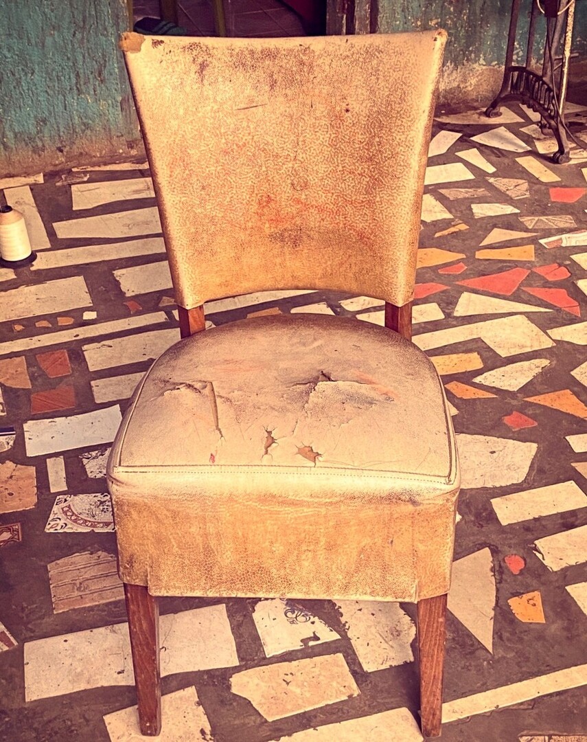 Pick your seat...
.
.
.
.
.
.
.
#rustic #minimal #chair #furniture #minimalism #chairs #street #rusticfurniture #minimalismus #xotchiltlan #managua #alone #rusticdecor #streetstyle #minimal_hub #solo #minimalmood #minimalist #art #minimal_perfection #secondhand #reuse #beachcha…