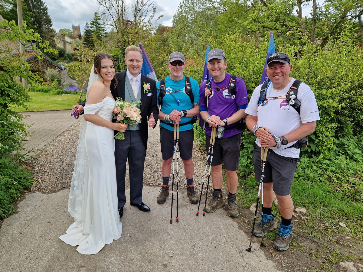 When the @3dadswalking @PAPYRUS_Charity gatecrash your wedding photos. Congratulations to Liv and Josh 👰🏻🤵‍♂