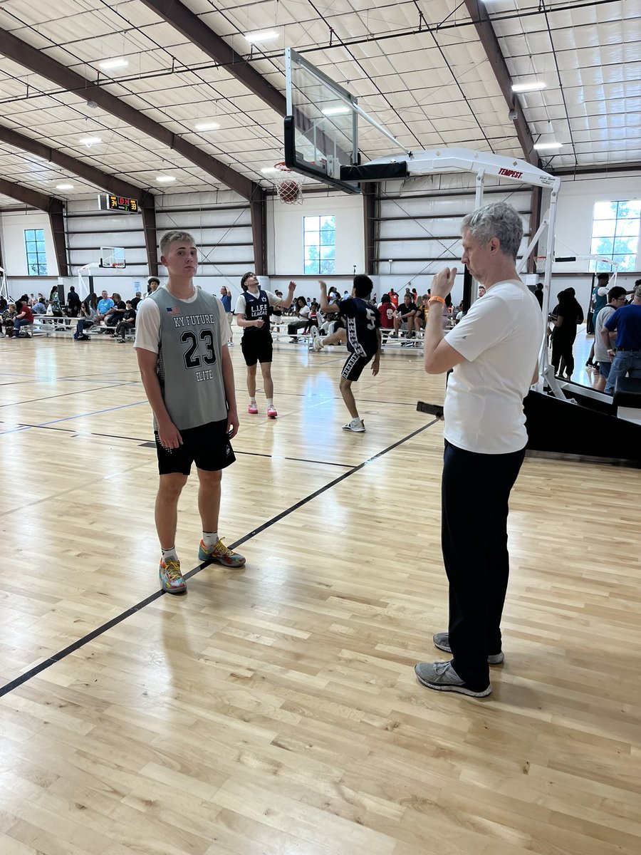 @KFuture2026 @hank_woodall1 30 points, 14 Rebounds to start the weekend off @PHCircuit Bluff City in Memphis, TN @PrepHoopsKY @PrepHoopsTN @KY_PrepReport @kyaaubasketball @KevinMoses38 @BRamseyKSR @LexCath_BBall