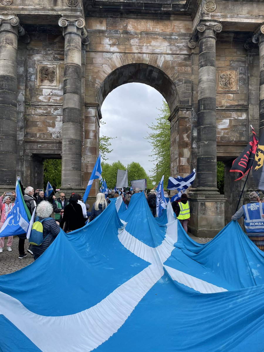 <a href="/alexgill_/">Alex Gill</a> <a href="/AUOBNOW/">All Under One Banner</a> I saw you. I was just behind the Saltire. Good craic too. I enjoyed it #AUOB #AUOBGlasgow