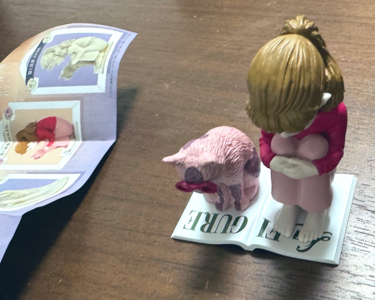 購入グッズとフライヤーとチケット ハンカチ全面とガチャ #宇野亜喜良展