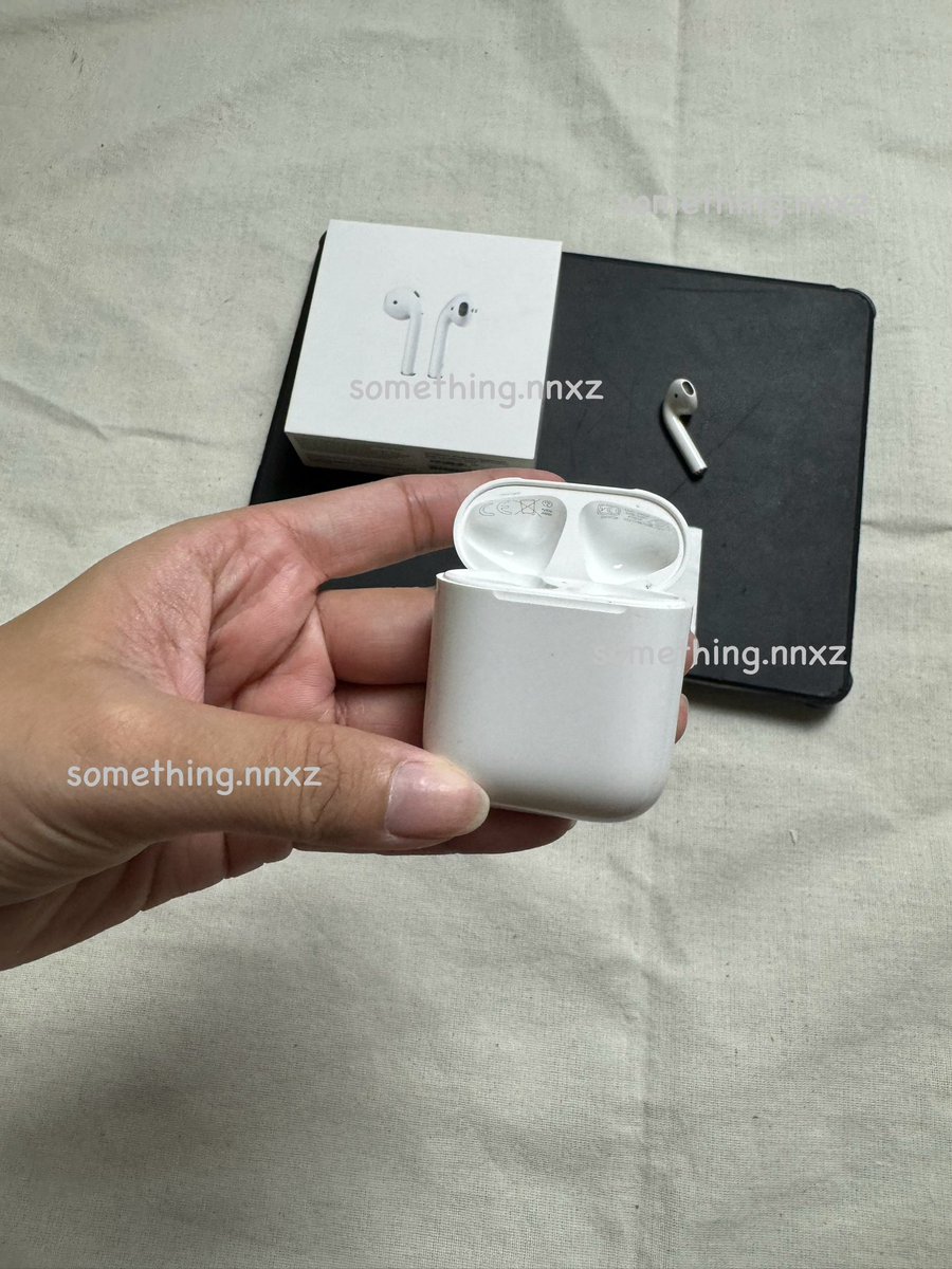 🧚🏻‍♀️ ส่งต่อ อะไหล่ AirPod 2 

🏷️ กล่อง charger + หูฟัง ข้างขวา พร้อมกล่อง : 1390 .- ส่งฟรี

* ใช่งานปกติแบตไม่เสื่อม

 #AirPods #AirPods3 #airpodsของเเท้ #airpodsมือ2 #แอร์พอต #แอร์พอดมือสอง #airpodsมือสอง #หูฟังไอโฟน #หูฟังบลูทูธ #หูฟังไร้สาย #ส่งต่อ #ส่งต่อหูฟัง #ส่งต่อairpods3