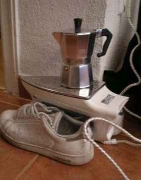 #EstampasDeMiCuba - Odio romantizar la pobreza. Como he escrito en otras ocasiones, nací en un solar habanero en 1970, rodeado de lo más malo que uno pudiera imaginarse. En mi barrio, desde pequeño, había prostitutas, chulos, ladrones, delincuentes, asesinos. Las broncas eran