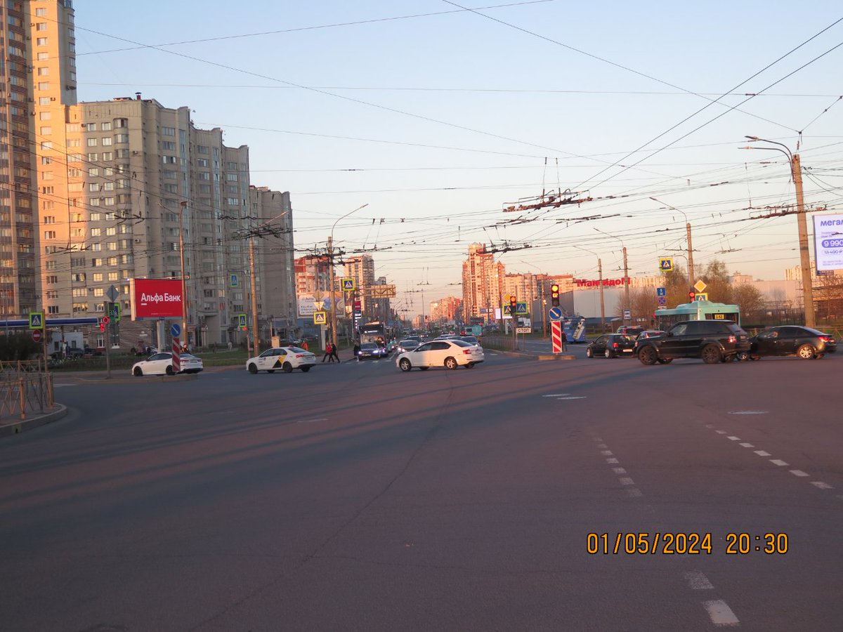 ЛЕНИНСКИЙ ПРОСПЕКТ Кировский район Санкт-Петербурга. Автор фото: Александр Гриднев, 01.05.2024. Фотоаппарат: Canon PowerShot G16 #ЛенинскийПроспект #ПроспектМаршалаЖукова #ПроспектСтачек #КировскийРайон #Ленинград #СанктПетербург #СССР #РОССИЯ #СМИ