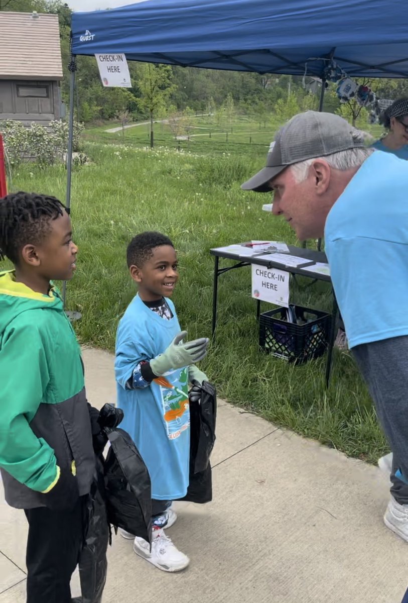 Thanks to our partners @canalwaycle for organizing the 35th Annual #RiverSweep Over 1200 volunteers cleaned up 23 #CuyahogaRiver sites today. Job well done! #WeAreCuyahoga in the #FreshWaterCapital