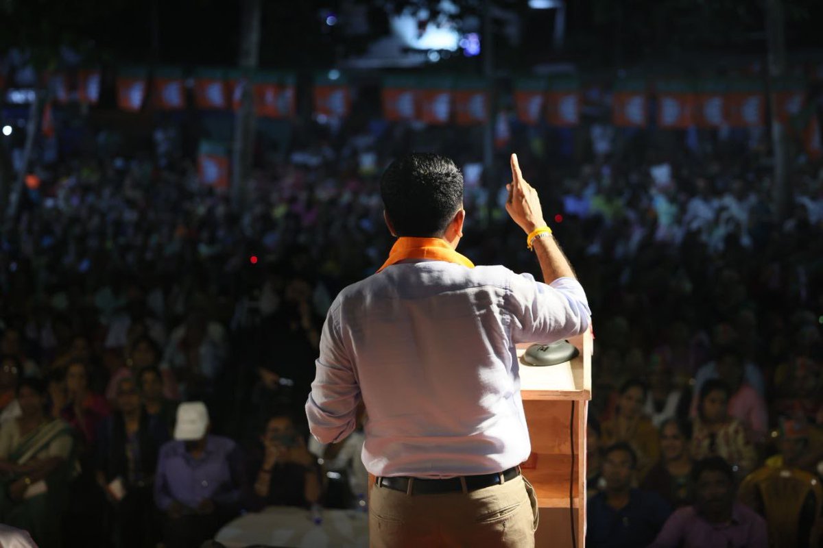 DrPramodPSawant's tweet photo. People's determination #AbkiBaar400Paar! 

Addressed a massive public meeting at Cuncolim campaigning for BJP South Goa Lok Sabha candidate Smt. Pallavi Dempo in the presence of Minister Shri @SubhashGoa and others. 

The Bravehearts of Cuncolim will be given respects every year at New Delhi, the decision is taken by our Govt. Respect for Freedom Fighters, and vision for Viksit Bharat, Viksit Goa.

#PhirEkBaarModiSarkar.