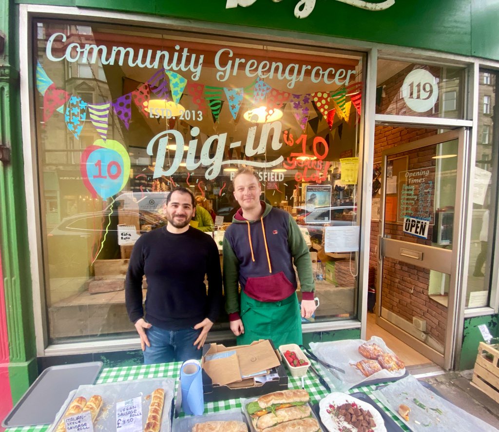 Great to see @DiginVeg celebrating their 10 year anniversary 🎈 this weekend! If you have any time tomorrow, drop by between 10am and 2pm for the raffle and good food chat! 🥕👩‍🌾