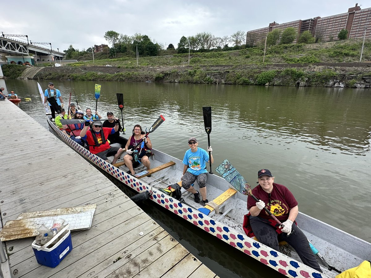 All-in effort on the #CuyahogaRiver today for the @canalwaycle 35th annual #RiverSweep 1200 Volunteers strong including those paddling out on the River. Intergenerational effort. Thanks to our young Riversweepers who cleaned the river and the banks with Surfriders Fnd. & WRRA. 🛶