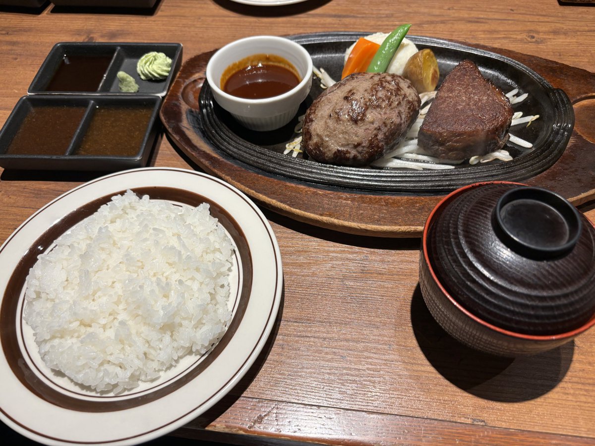 ドロップ終わりました😌

昨日の締めとランチです🍜🍖

ギル大は色々雑にやり負けました
ダメやなぁ🙅
#ドラクエタクト