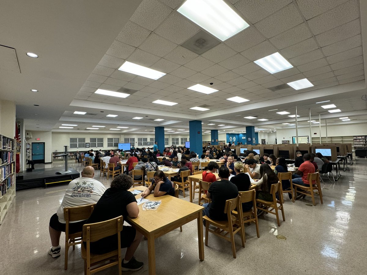 mlecITacad's tweet image. New Student Orientation Jaguar Kickoff for new AOIT students! @MLECJaguars @MLECPrin @CTEMiami @NAFMiami @NAFCareerAcads @mlecITclub @TricheEugene