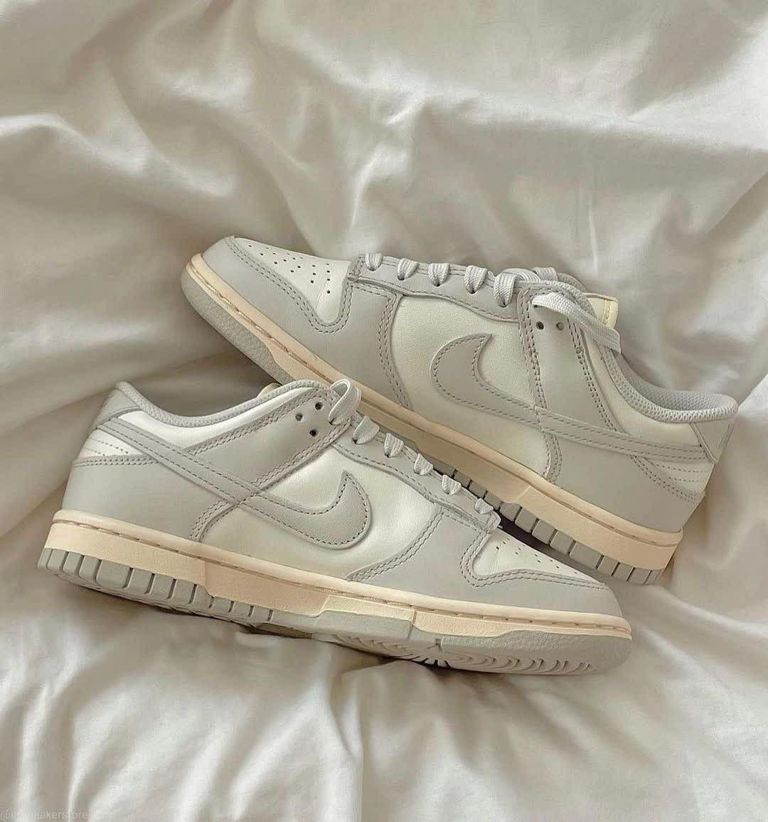 Nike dunk low light bone 💡 

Lien 🔗 : youwear.fr/products/nike-…