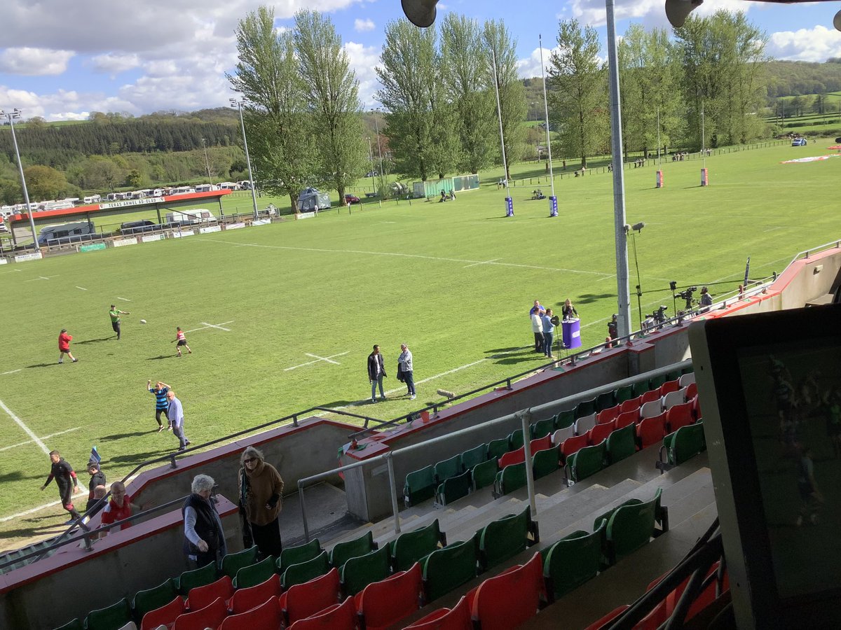 The weather guys said Spring would on a Saturday this year - Church Bank looking a picture ahead of @llandoveryrfc v @Cardiff_RFC in the @IndigoPrem semi-final. Live on @S4CRygbi - you’re very welcome to join Ricky Guest and I for English comms on red button. #LoveClubRugby 🏉