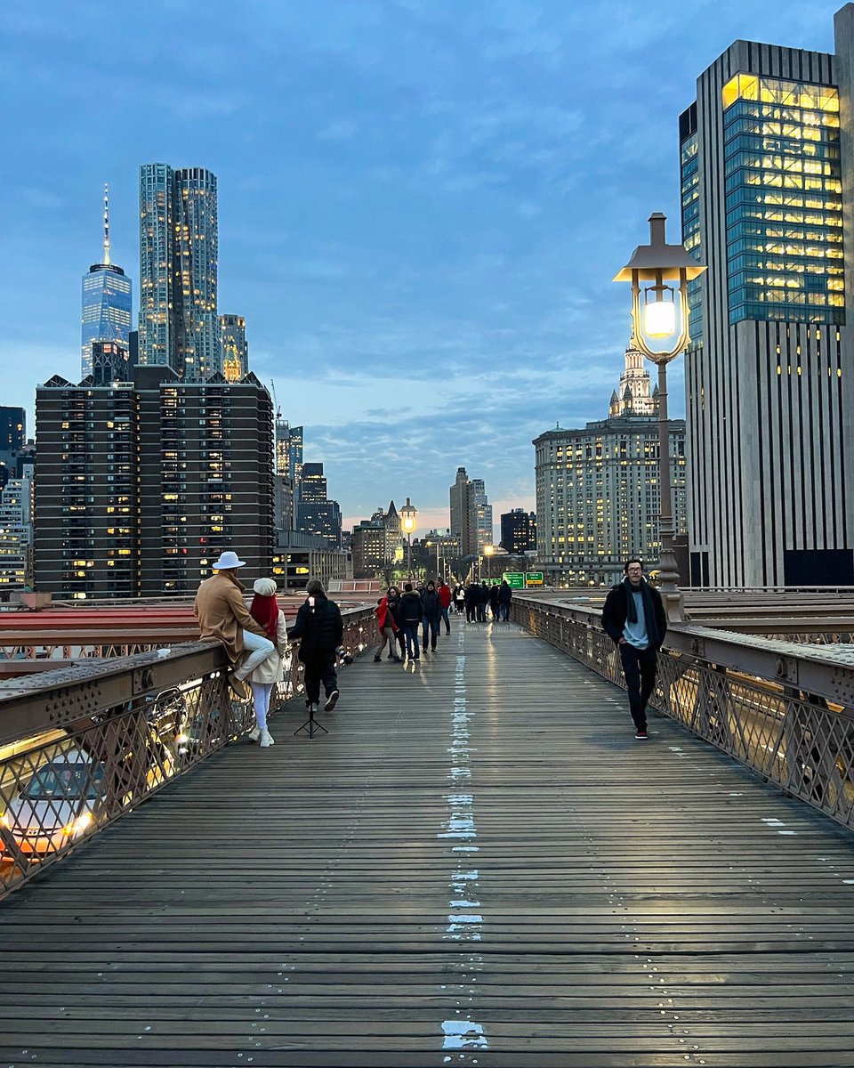 Evening walk 👣 moment- Brooklyn Bridge 🚶‍♂️ 💞💞#nyc