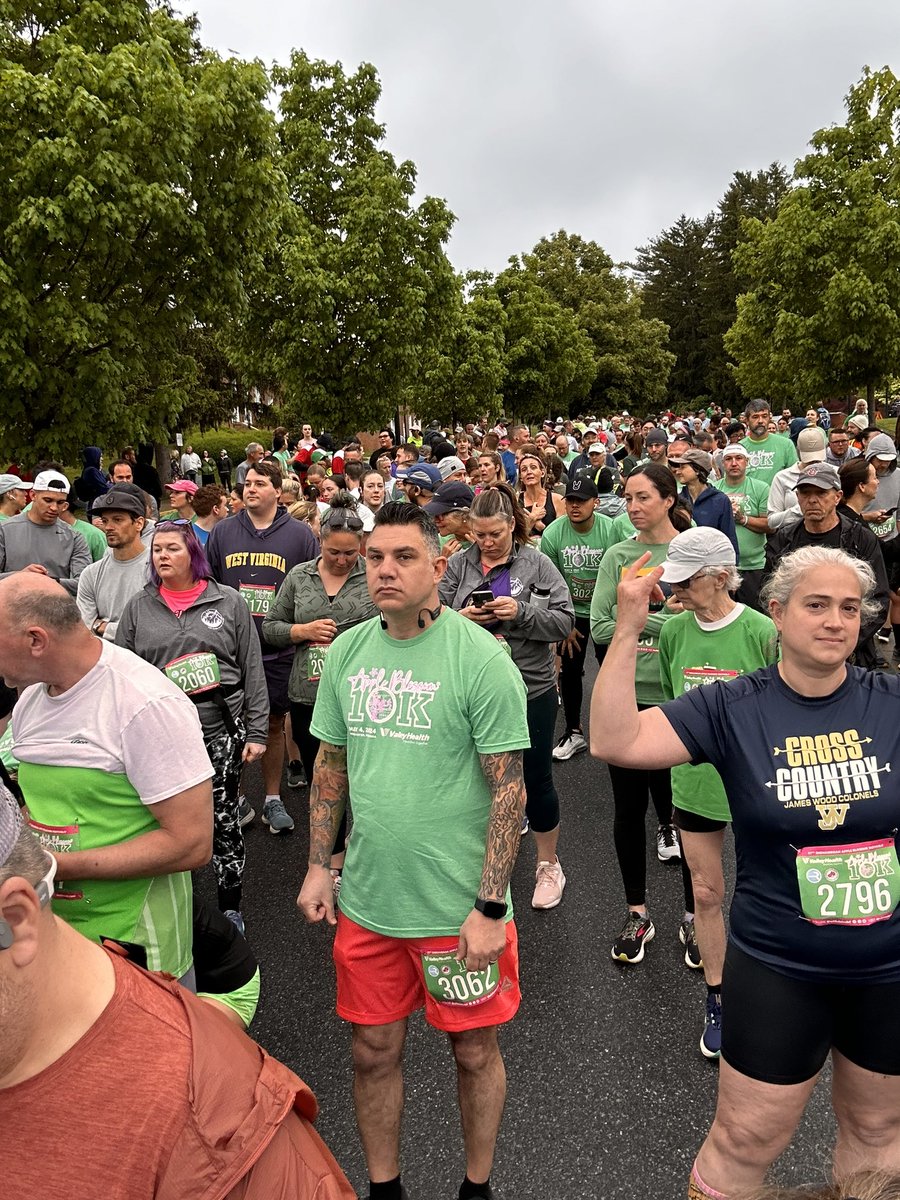 Ella Marchment (@ellamarchment) on Twitter photo What a difference 24 hours makes…
Would probably not recommend doing a 10km race with zero training and on the back of a ER trip…
Thanks to the EU support team who pointed out multiple times that I was passing my flat (and yes I wanted to stop each time I did) 😂 What a difference 24 hours makes…
Would probably not recommend doing a 10km race with zero training and on the back of a ER trip…
Thanks to the EU support team who pointed out multiple times that I was passing my flat (and yes I wanted to stop each time I did) 😂