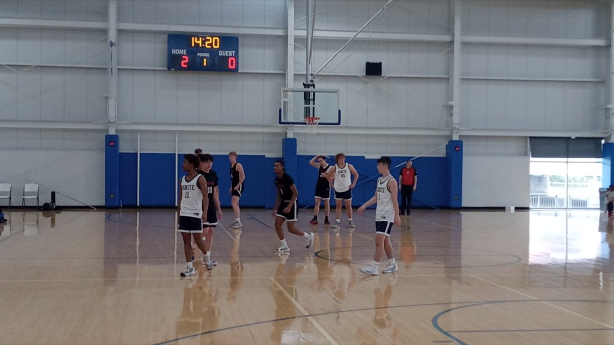 Checking out one of the best matchups today on the 17U schedule at Kings & Queens of the Court Tournament 📍UW Health Sports Factory Ignite Hoops vs Evolution Basketball #EvoCircuit24